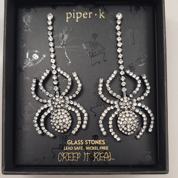 New In BoxSPIDER crystal earrings - Picture 2 of 6